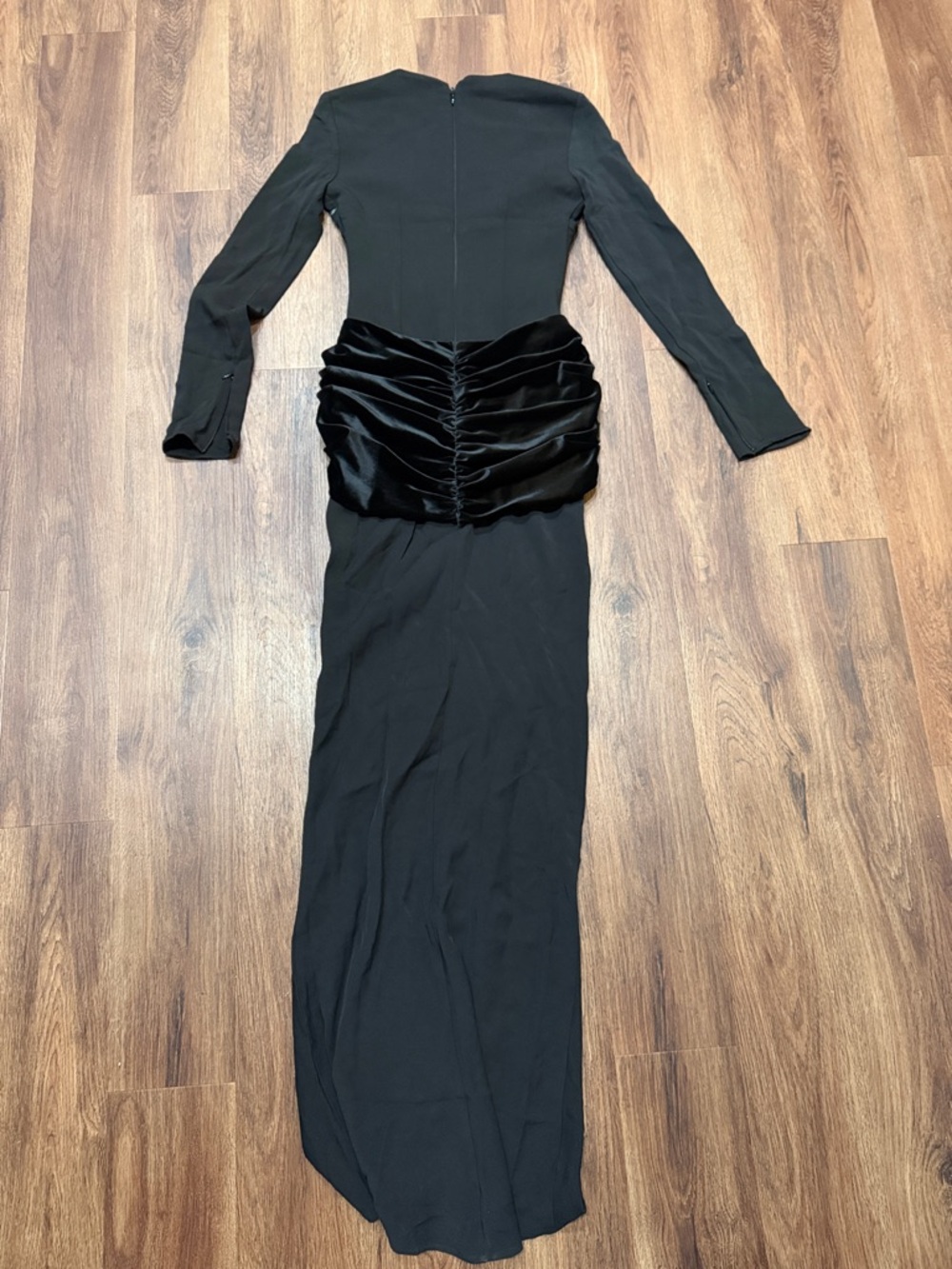 House Of Cb Athena Long Sleeve Stretch Crepe Gown - Picture 8 of 8